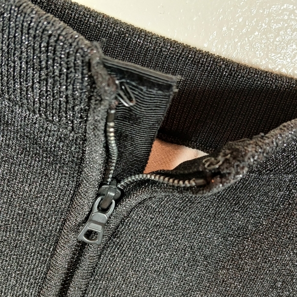 Alice + Olivia Black Metallic Mesh Ruffle mini Skirt size small - Picture 6 of 11